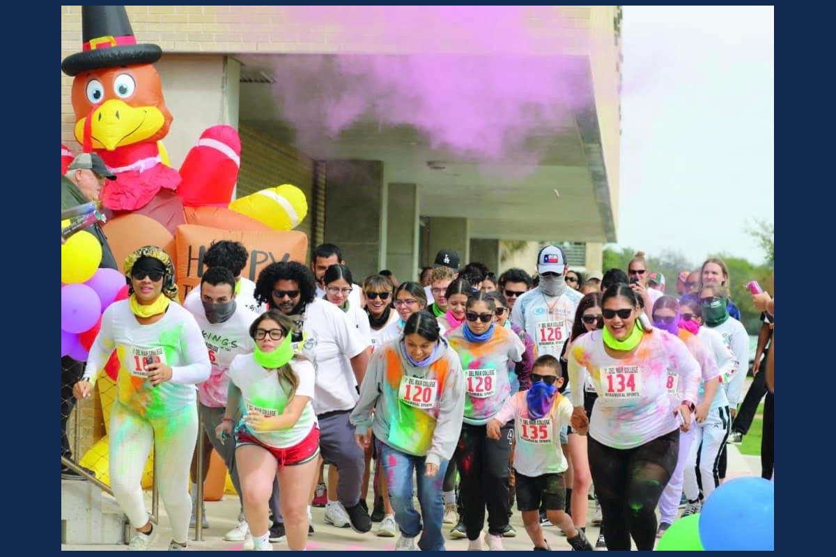 Group of participants starting the color fun run