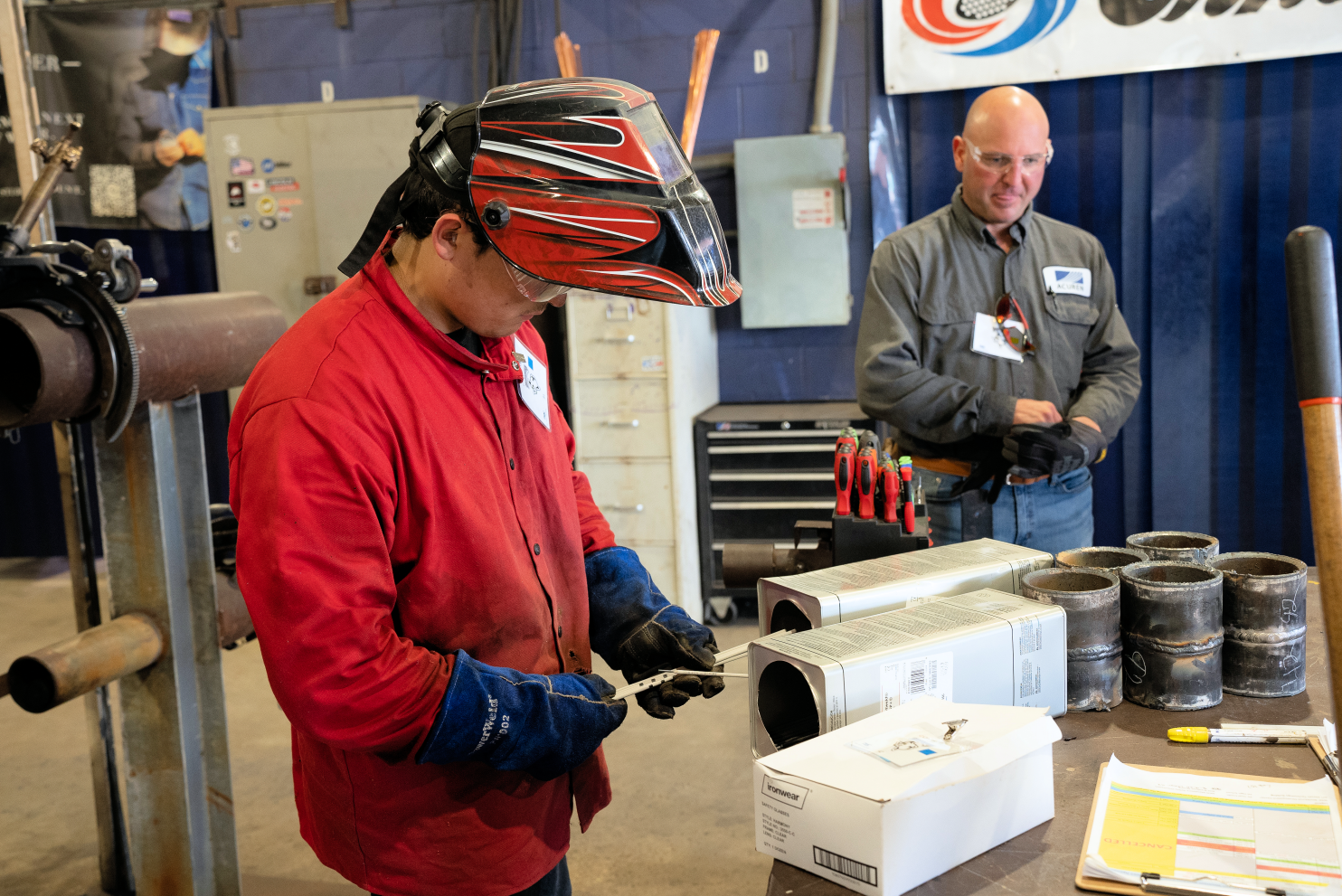 Gentleman welding during the competition