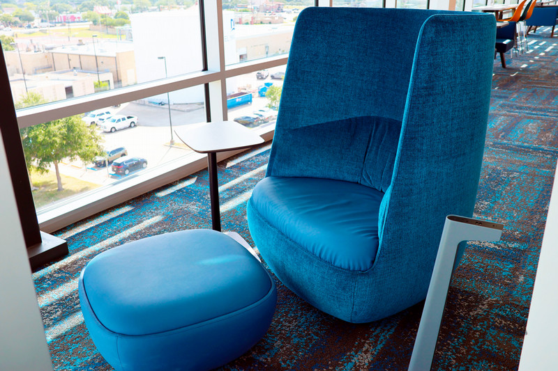 Corner seating area